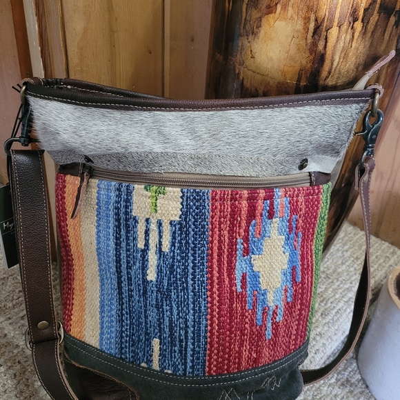 πHOST PICK NWT Myra Colorful Shoulder Bag - Picture 6 of 6